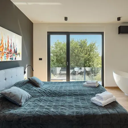Modern Cormoran With Pool In Villa