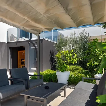 Modern Cormoran With Pool In *