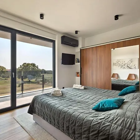 Modern Cormoran With Pool In *