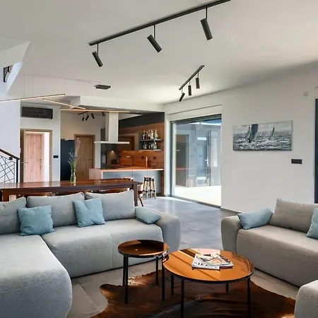 Вилла Modern Cormoran With Pool In *
