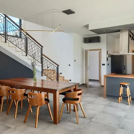 Вилла Modern Cormoran With Pool In Пореч