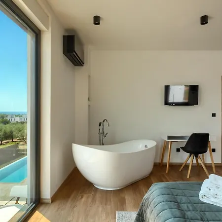 Modern Cormoran With Pool In *