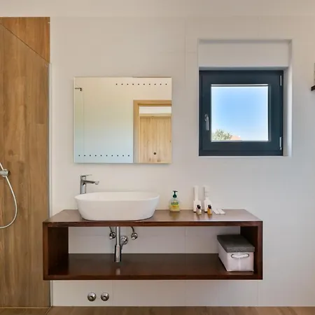 Modern Cormoran With Pool In Вилла Пореч