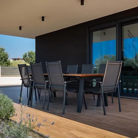 Modern Cormoran With Pool In * Пореч